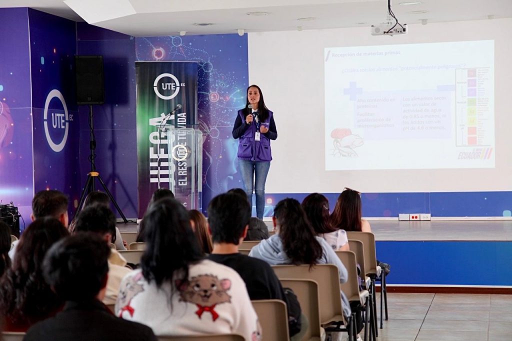 CAPACITACIÓN SOBRE MANIPULACIÓN DE ALIMENTOS EN LA UTE: PRÁCTICAS SALUDABLES