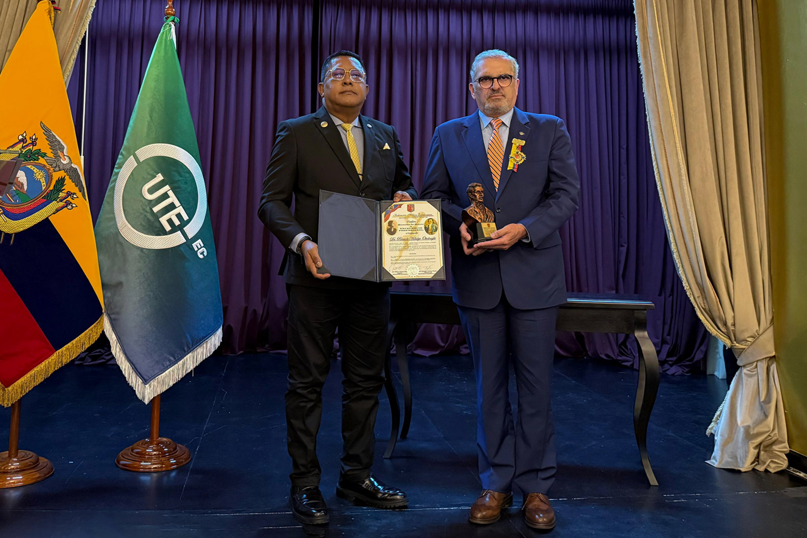 Condecoración Dr. Eugenio Espejo - UTE