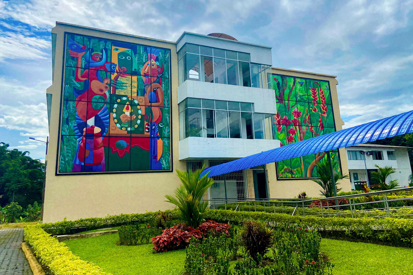 Murales de Luis Saavedra