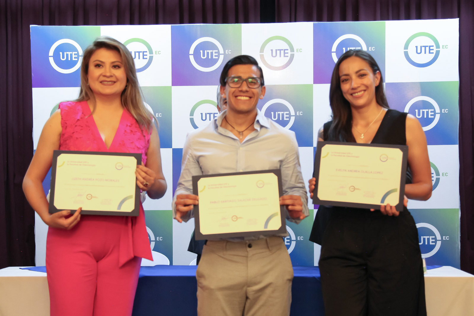 Excelencia académica odontología - UTE