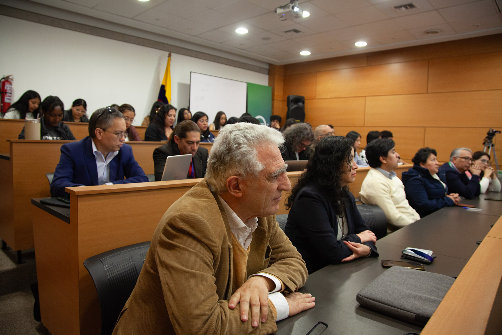 Derecho: Debate Gobernabilidad Global