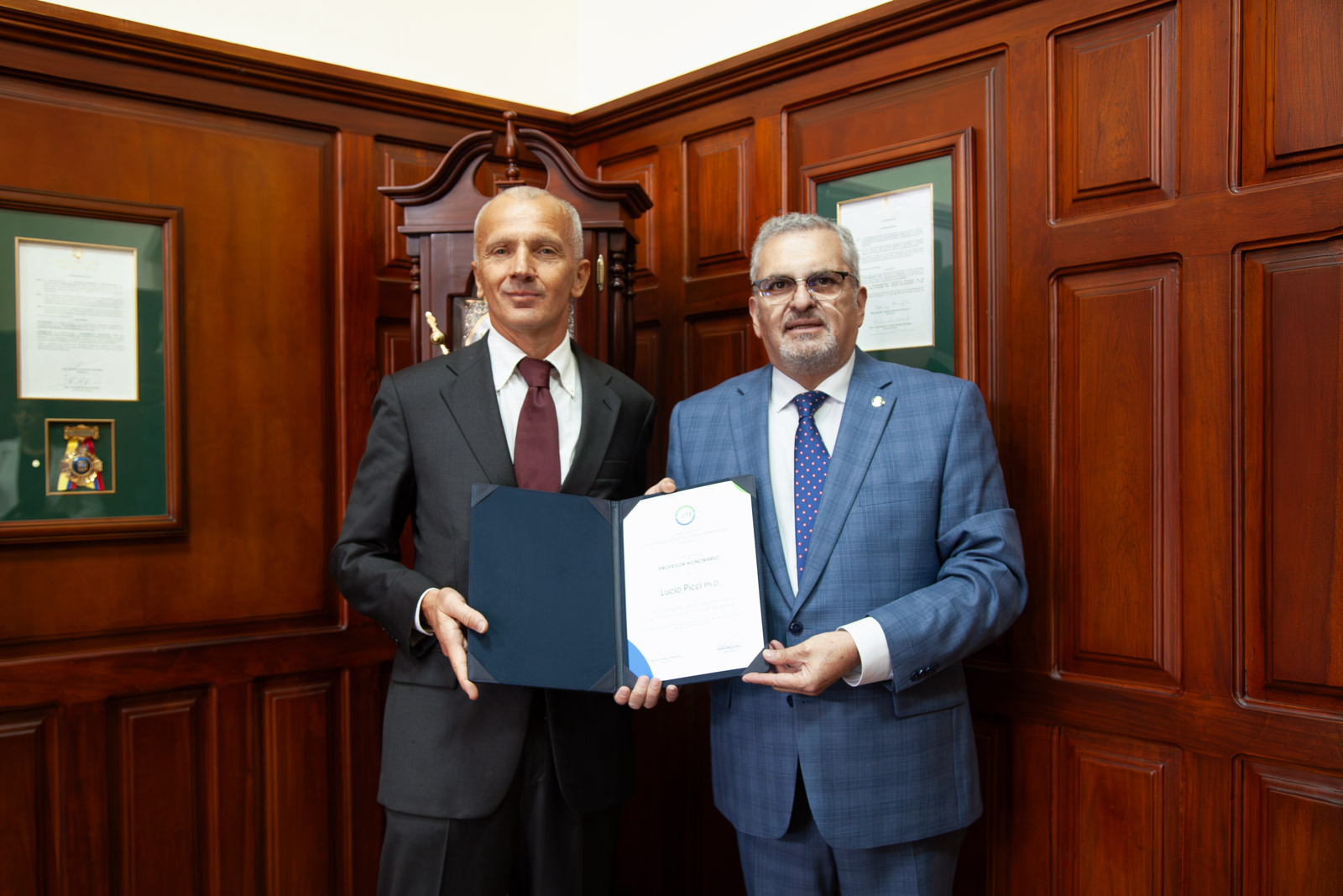 profesores-honorarios-italia-3