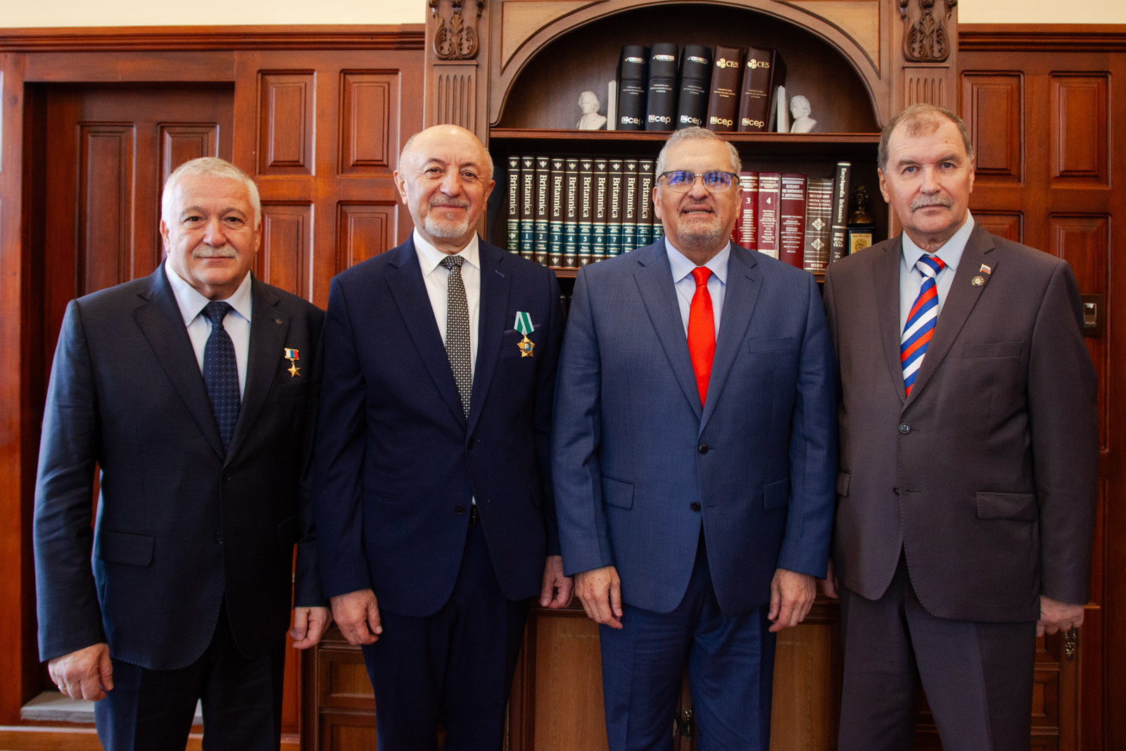 ute-rector-condecoracion-rusia-3