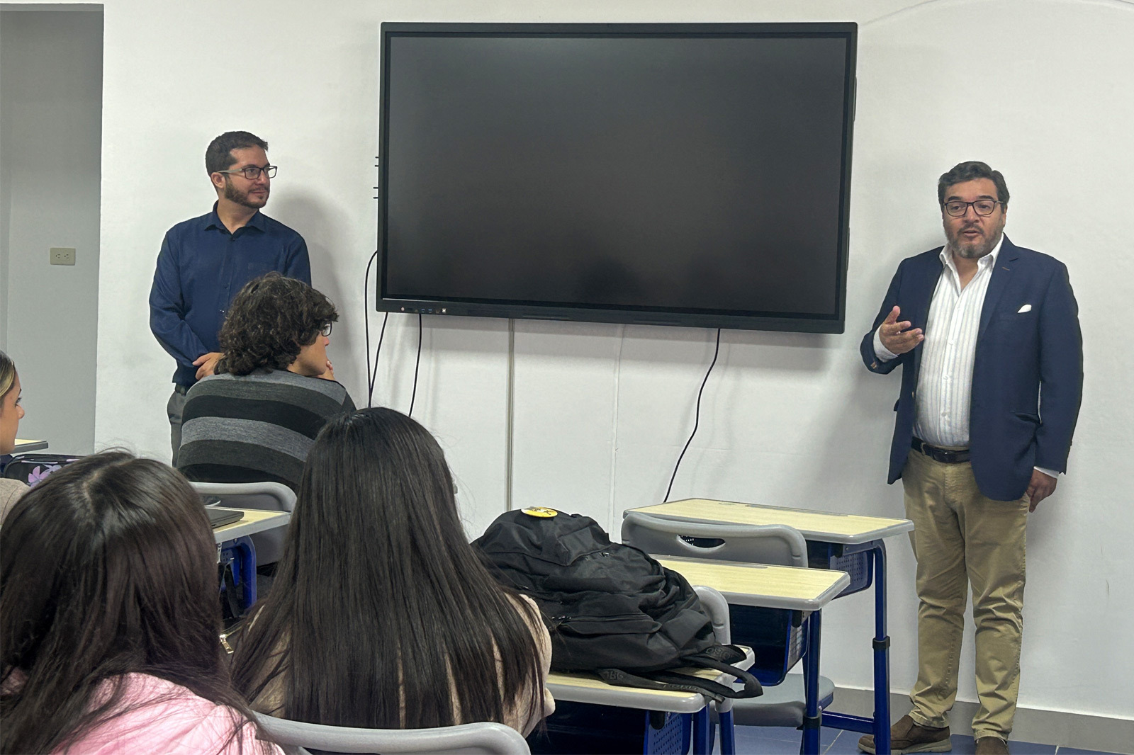 visita-academica-fcsee-cuenca-3