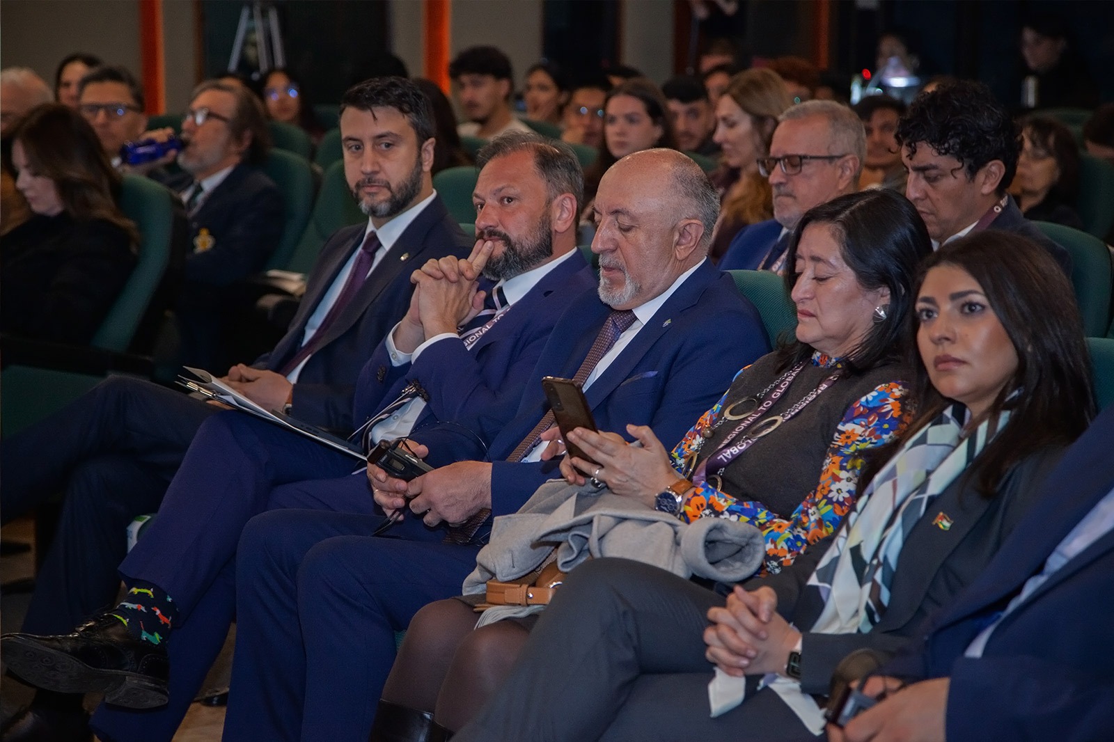 debate-regional-global-3