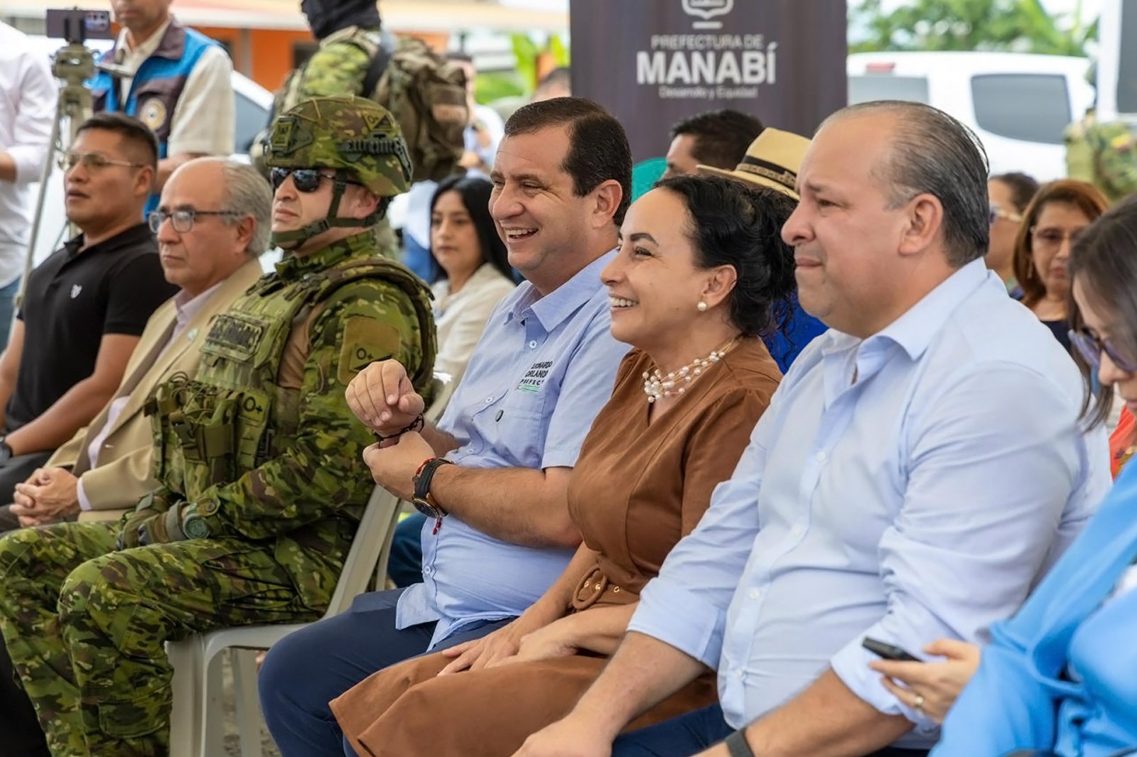 inauguracion-tienda-manabi-3