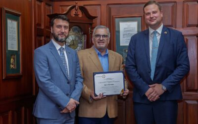 UTE reconoce Mérito Diplomático Boris Nekrasov