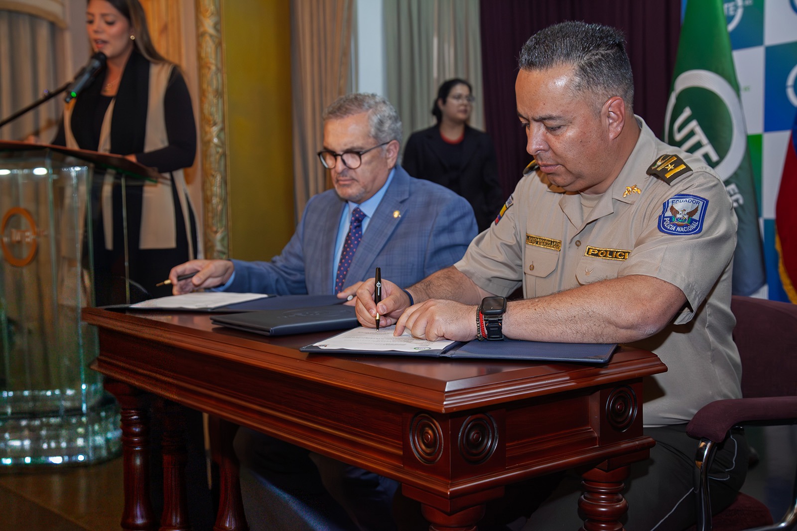 Firma de convenio UTE e ISSPOL para impulsar programas de capacitación policial en Ecuador