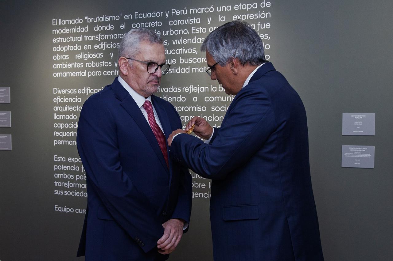 canciller-condecoracion-peru-2