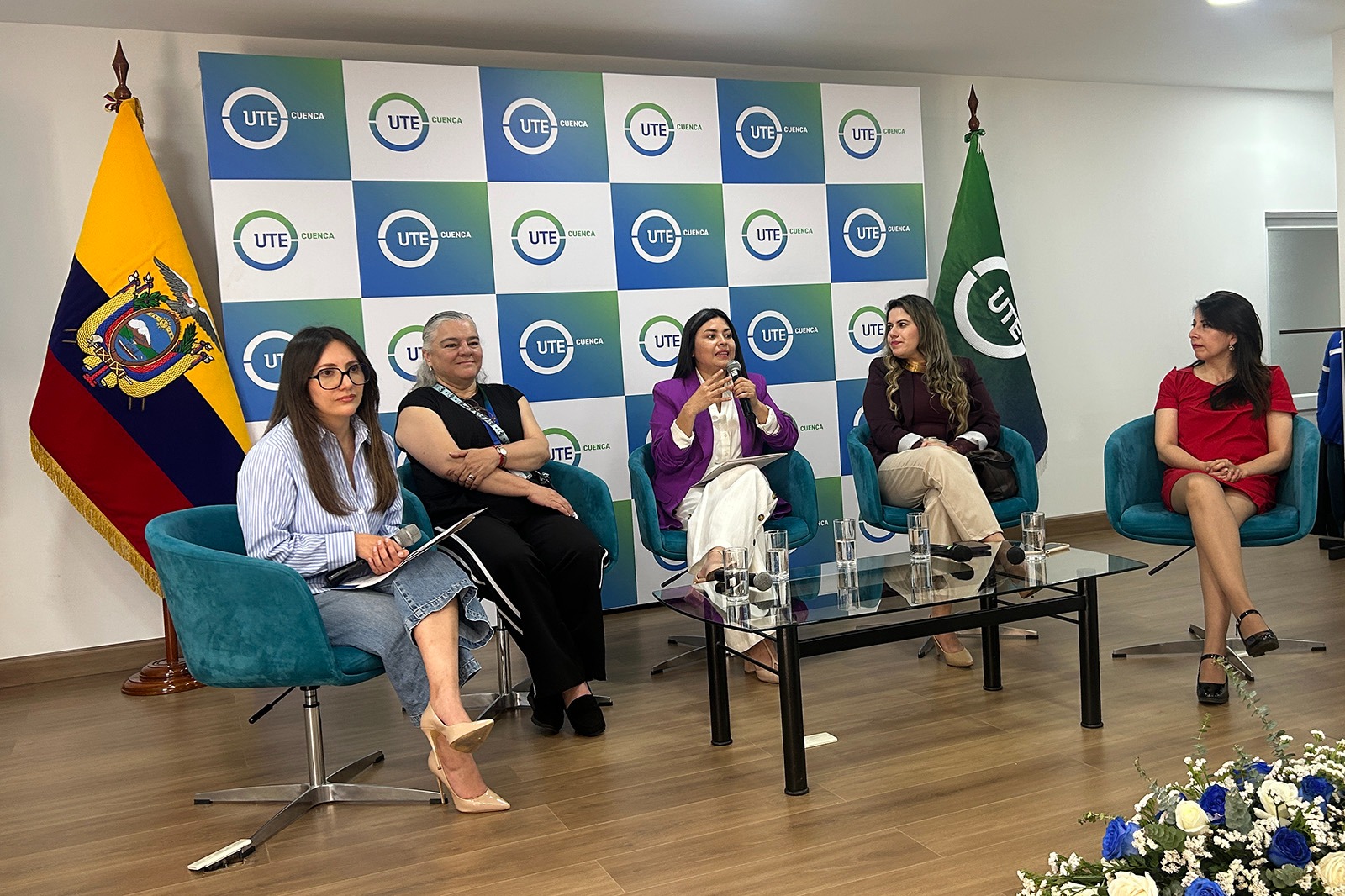 conversatorio-mujeres-niñas-ciencia-cuenca-4