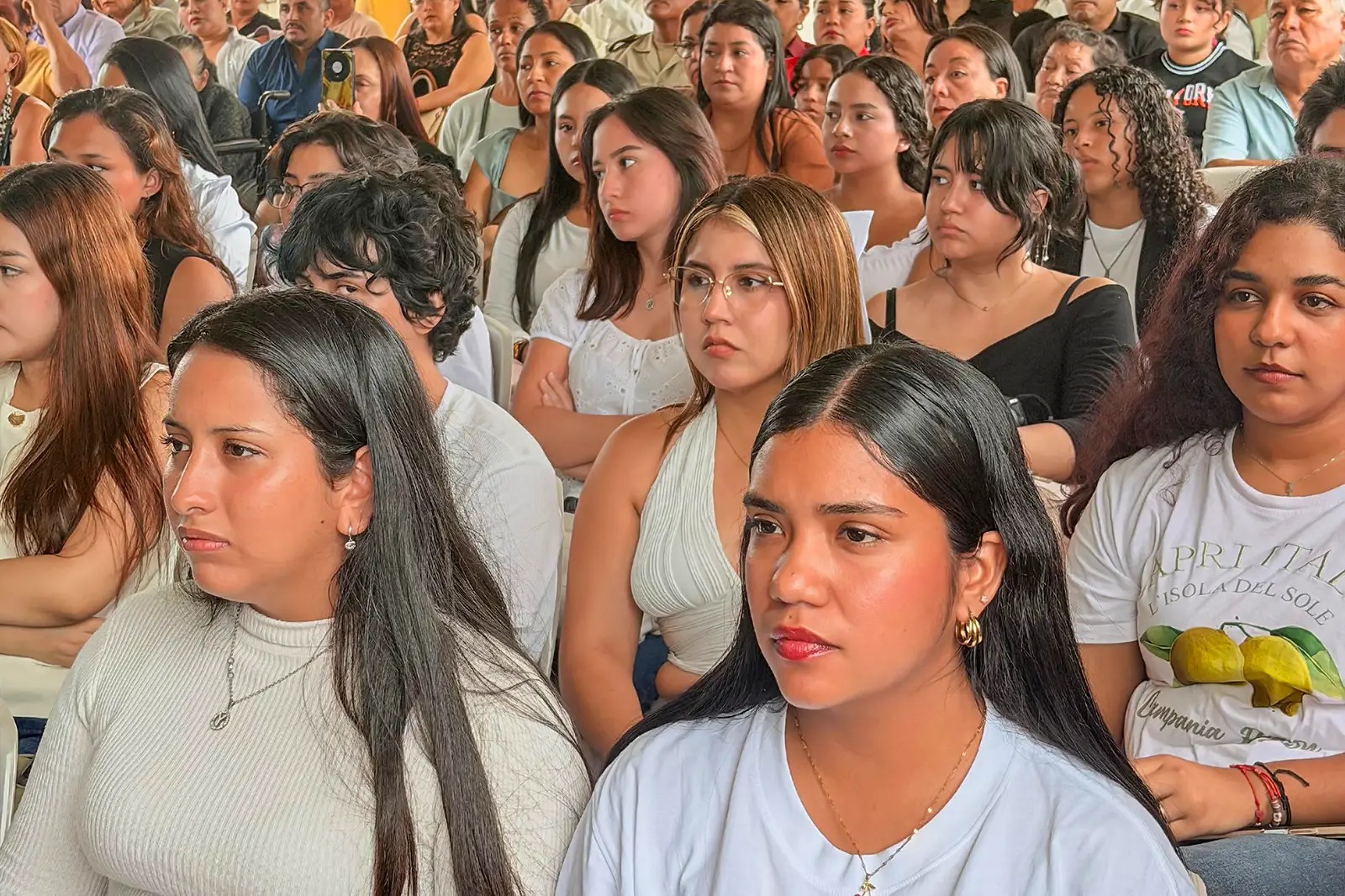 entrega de uniformes Psicología Clínica UTE Quito Santo Domingo -Universidad UTE